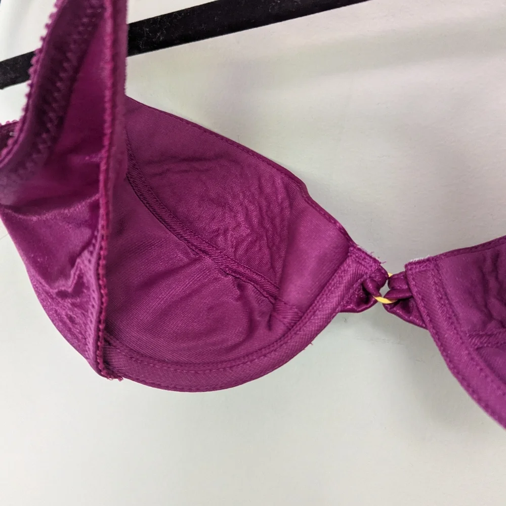 Vintage Fredericks Of‎ Hollywood Padded Demi Bra